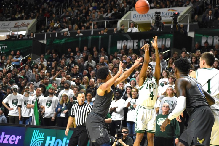 Offenberger_vsAkron_3